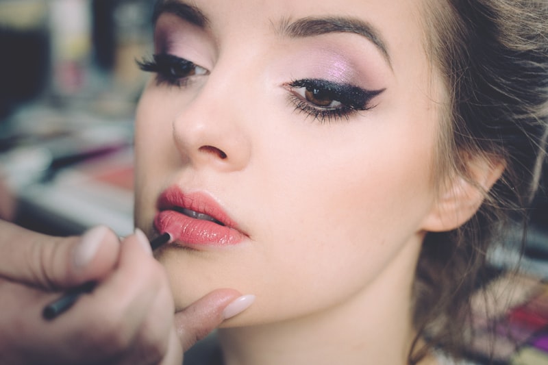 Top Bridal Makeup Trends for 2025: From Glass Skin to Royal Radiance